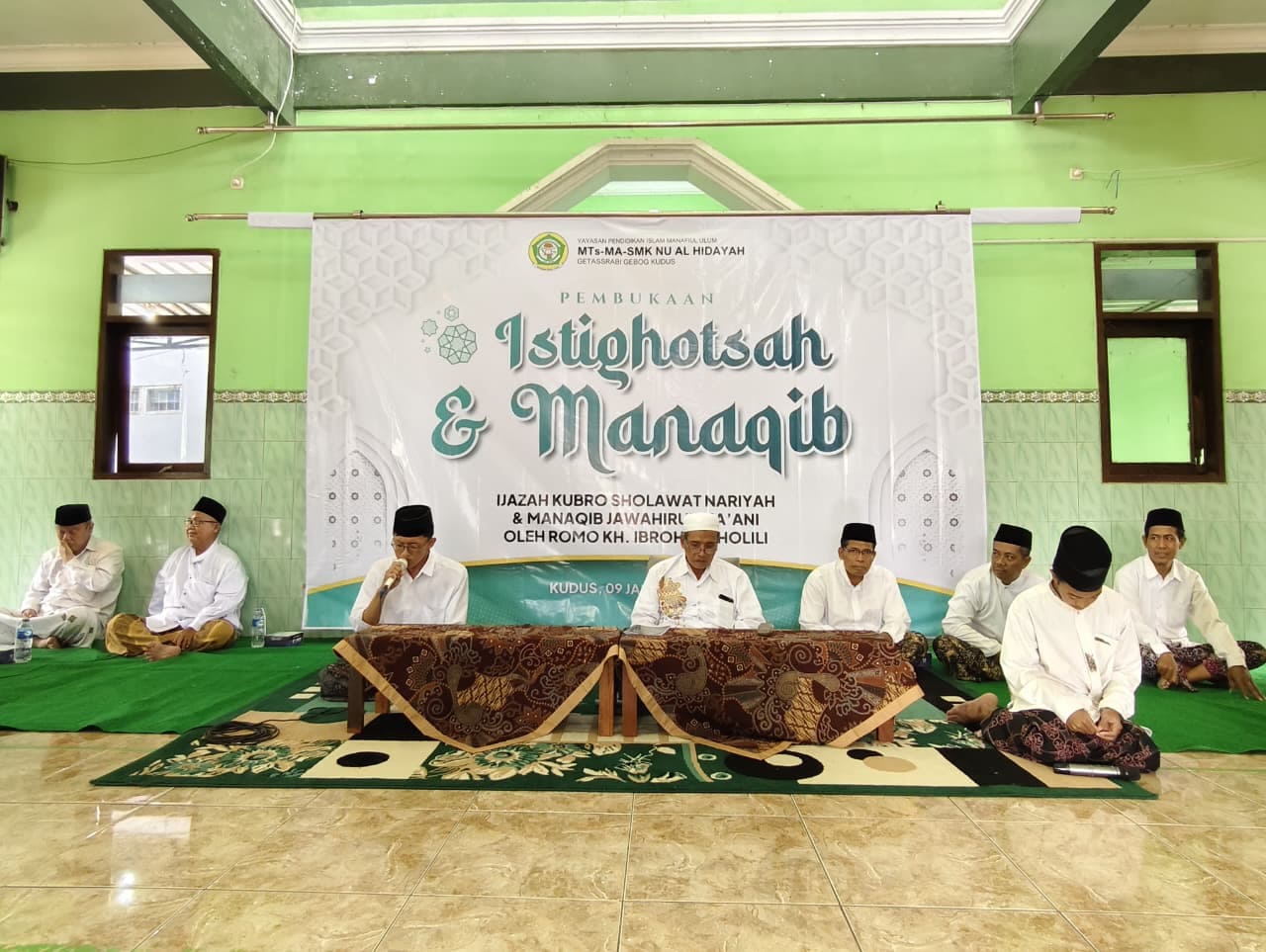 Istighotsah dan Manaqib sebagai Ikhtiar Spiritual Menyongsong Ujian Kelas IX dan XII di Yayasan Manafiul Ulum