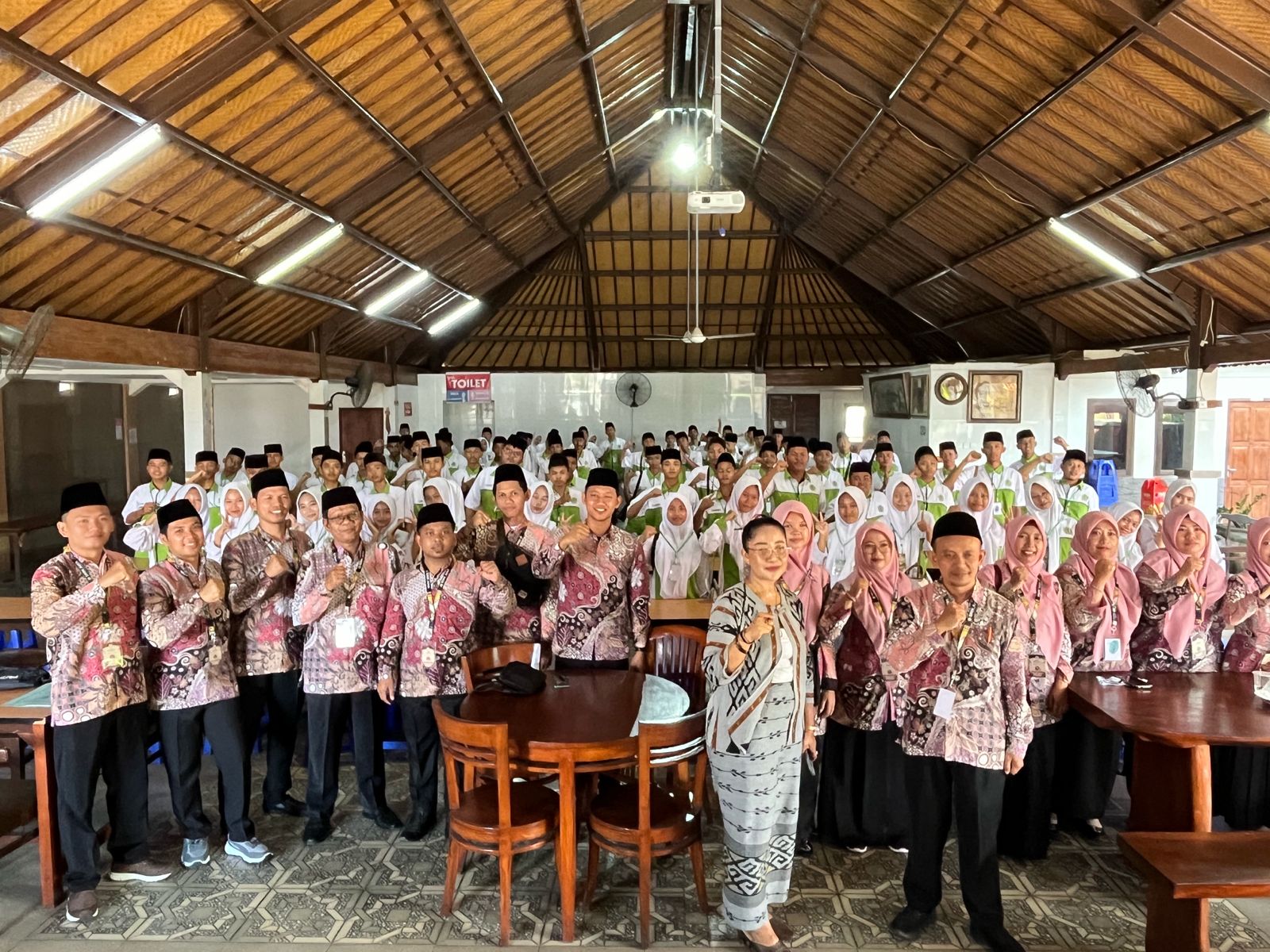 Kunjungan Industri SMK AHA ke PT Angga Cahaya Dewata